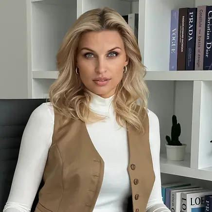 Тихомирова Анна