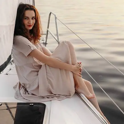 Столярова  Елена