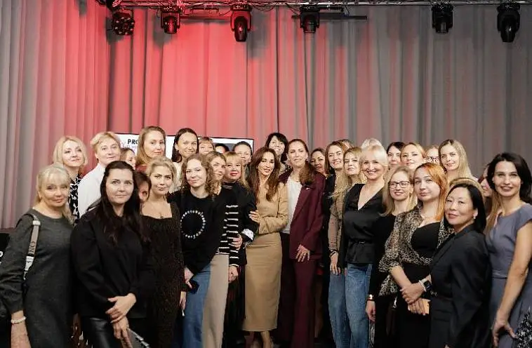 «Обожаю свой возраст!» Анфиса Чехова на встрече «PRO Женские истории»